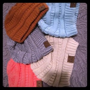 5 CC beanies